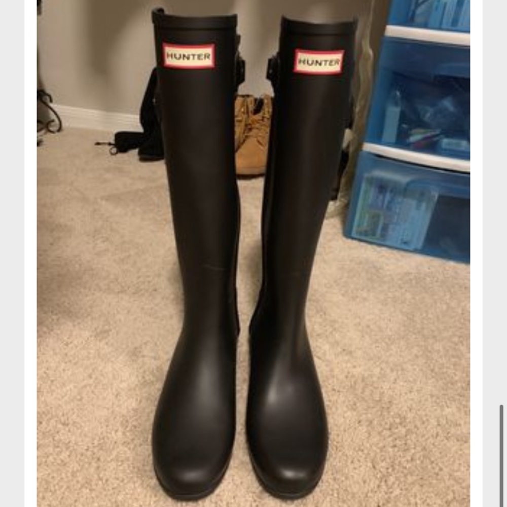 Tall hunter books size 8 worn once